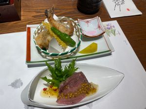 旅館で出たお食事たち。朝もサラダとかはビュッフェだけど、メインは運んできて...