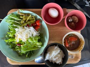 朝食はザファームカフェ

採れたての野菜を中心としたブッフェ料理。
道の駅...