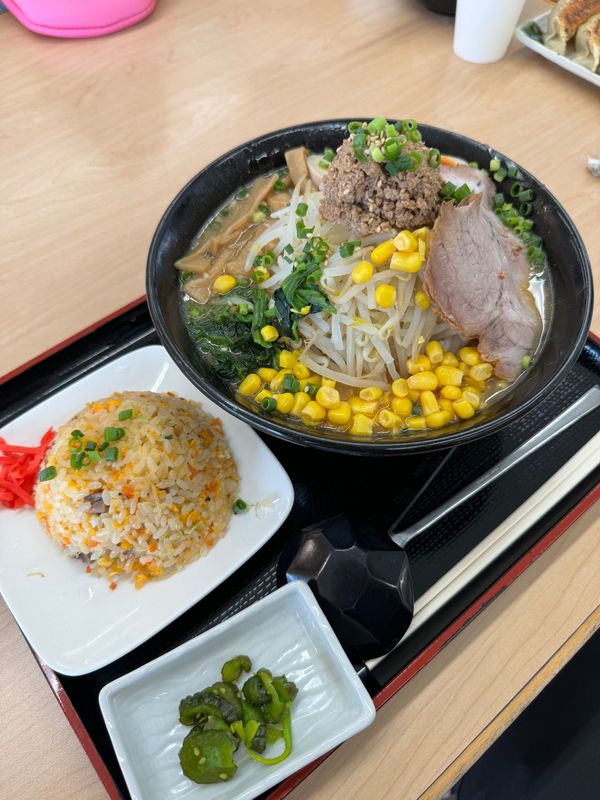 日本・千葉県「農園リゾートザファーム（The Farm）」の写真：道の駅 水の郷さわら

この辺は鰻屋さん...