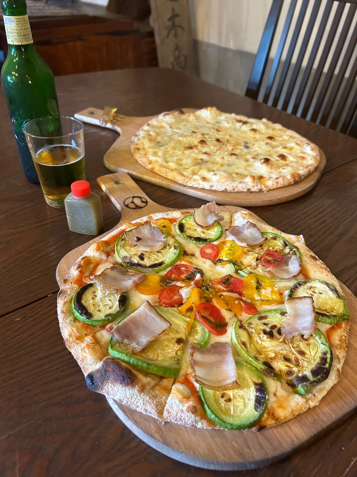 石窯ピザの「ビラパワ」さん。TVで観て行きたいと思っていたお店。テラス席と...