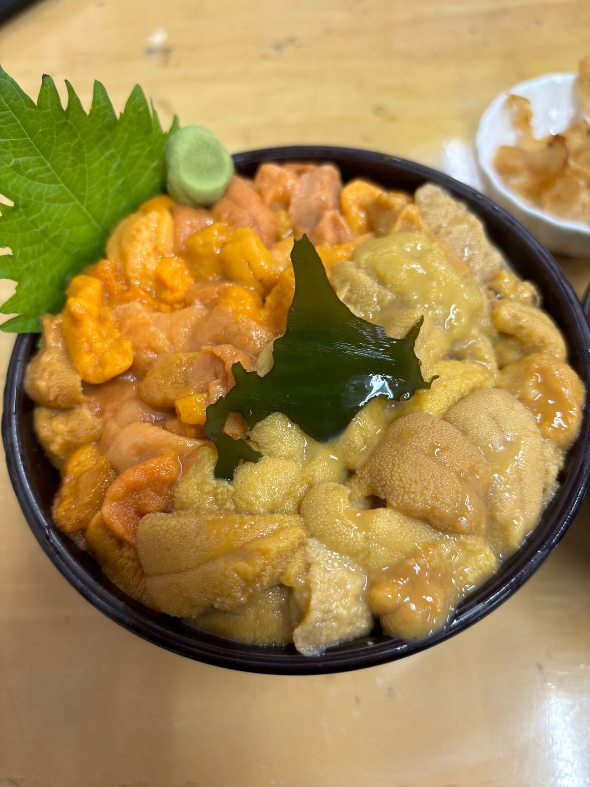 釧路和商市場でのっけ丼、帯広で豚丼合盛り、小樽でウニ丼食べ比べ、札幌で味噌...