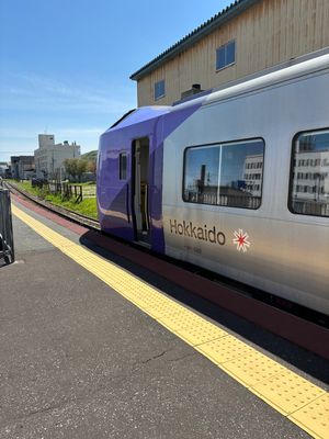 最北端の駅、稚内から特急サロベツで旭川へ。網走で食べたタラバちらし弁当。釧...