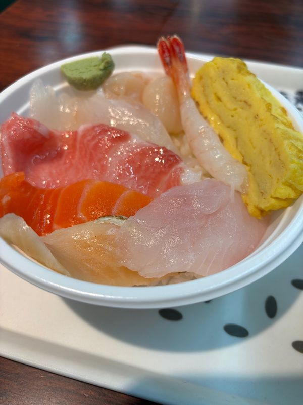 日本・北海道「北海道旅行」の写真：釧路和商市場でのっけ丼、帯広で豚丼合盛り...