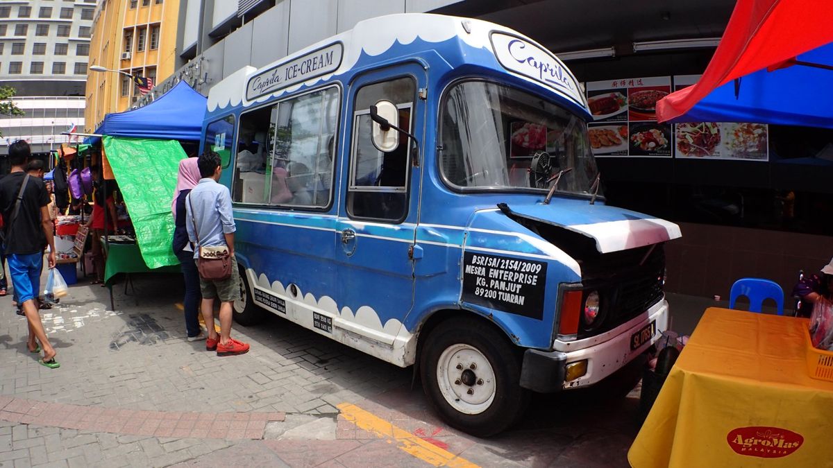 【サンデーマーケット】