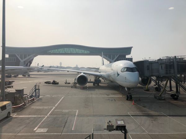 香港・香港「2024.01SGN」の写真：香港着
乗り継ぎです
ウイングで少憩

...