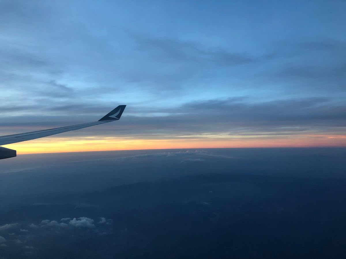 機内食も食べて夕暮れのサイゴンに到着しました

grabでホテルへGo❣️