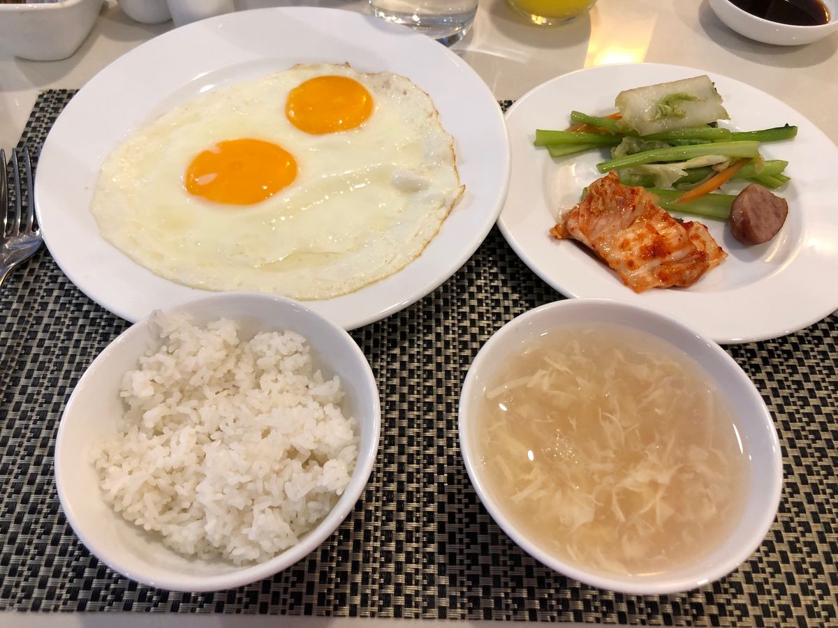 最近サイゴンでお世話になるのは、ノーザンホテル
お手頃な価格で朝ごはんも付...