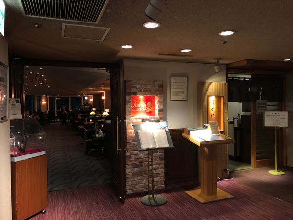 香港・香港「2024.01SGN」の写真：とりあえずホテルのバーでウエルカムドリン...