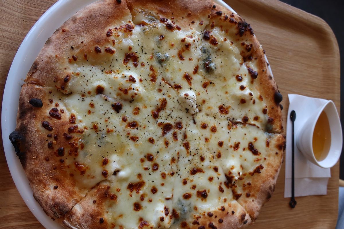 3日目
昨日道の駅で購入した葉物野菜のサラダや真狩のお豆腐、寿都のほっけで...