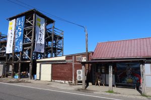 早朝から行動開始。小樽から寿都へ向かう。友人と合流し、しらす会館で生しらす...