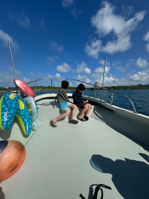 貸切ボートツアー海燕丸でシュノーケル

ボートを貸し切ってシュノーケルへ。...