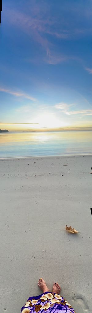 海に沈むサンセット
周りには街灯がないので無数の星たち
プライベートビーチ...