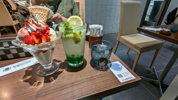 日本・京都府「京都 パフェ喫茶店」の写真：パフェ からふね屋
モーニングセット 志津屋