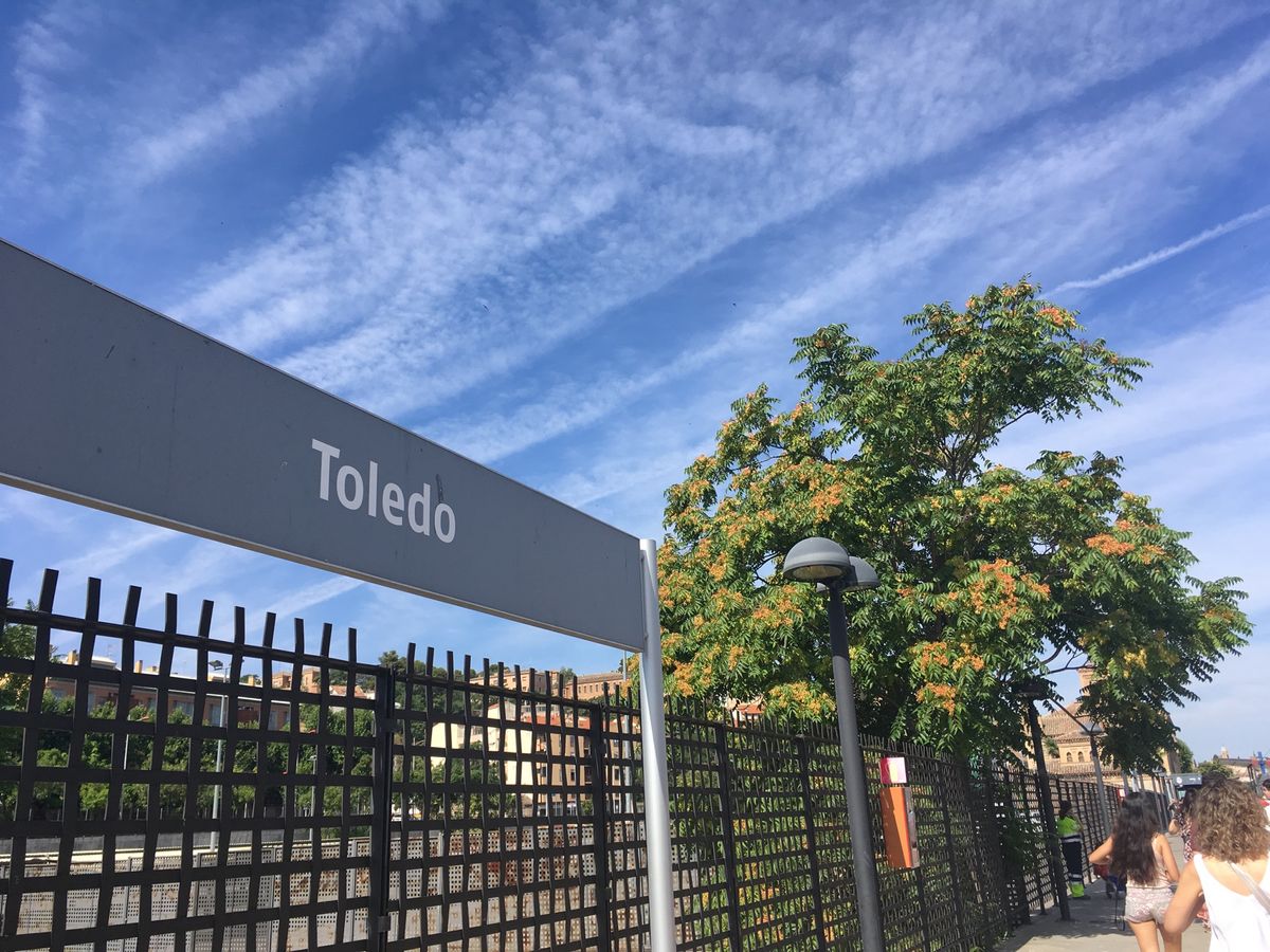 スペインの古都トレド
1986年に世界遺産へ
到着してすくまの駅がめっちゃ...