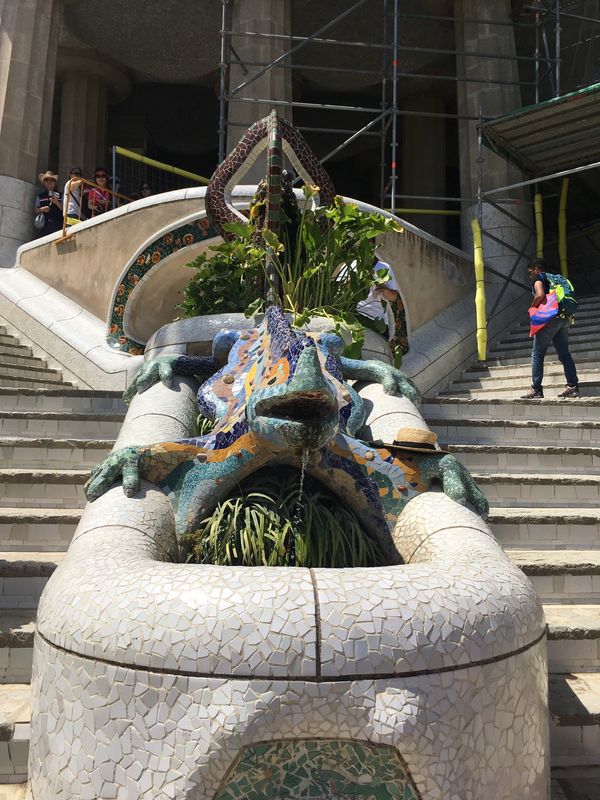スペイン・Barcelona「友旅2019 スペイン」の写真：バルセロナ
人気観光地グエル公園
大人気...