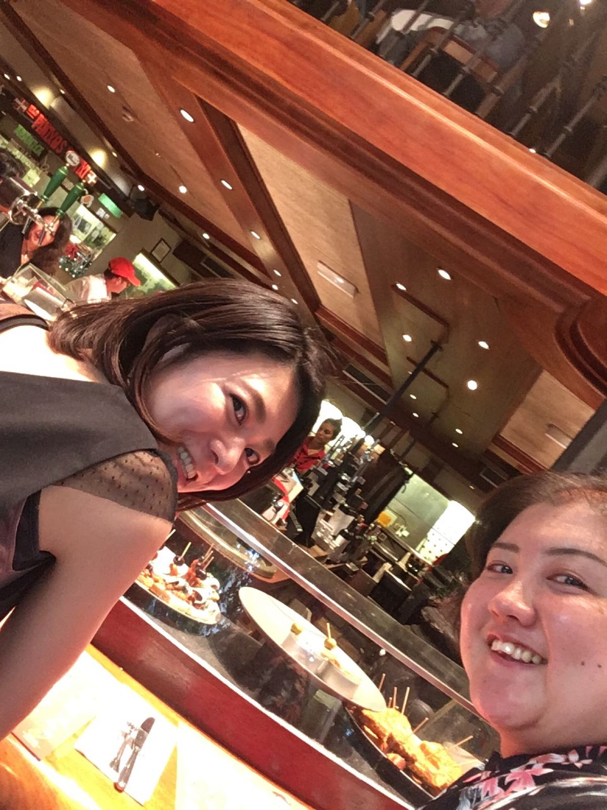 バルセロナ
バル巡り
素敵なお店がてんこ盛り！！
この時期は深夜12時くら...