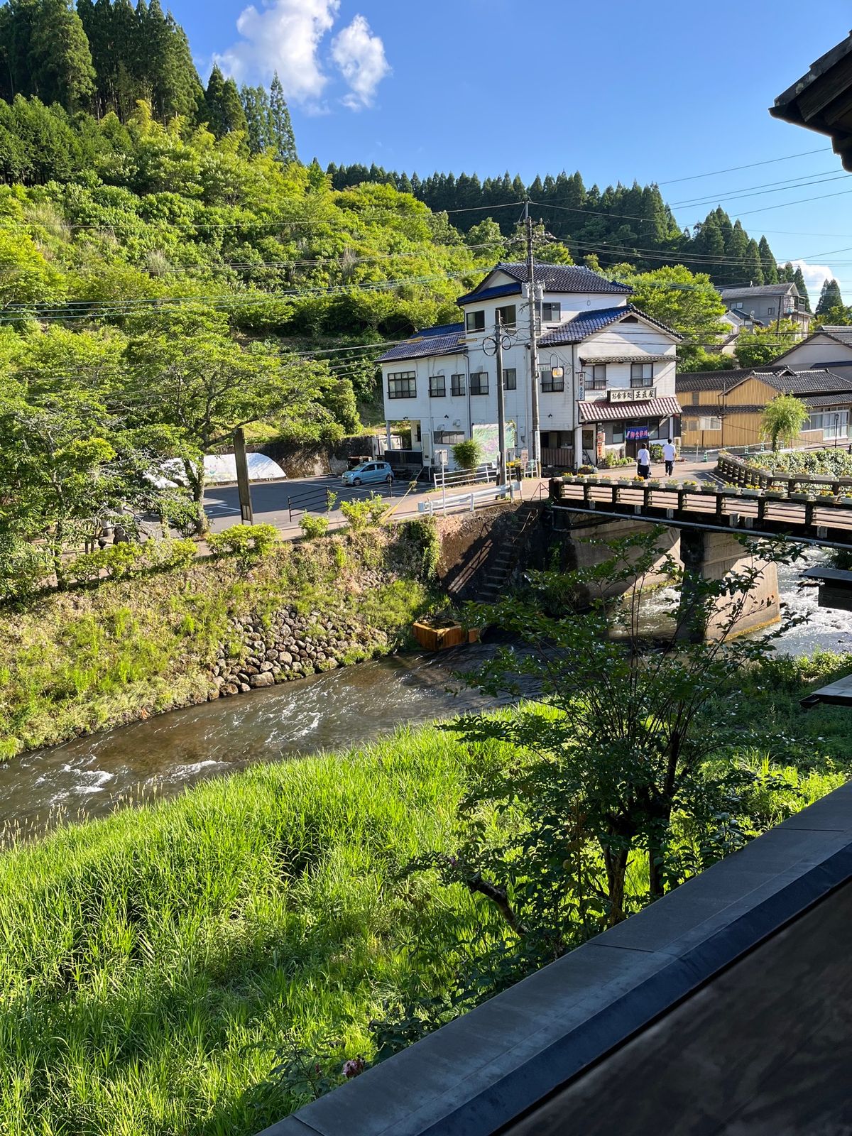 一泊目❤︎
大丸旅館♨️
川沿いでお部屋からの景色も最高だった😍