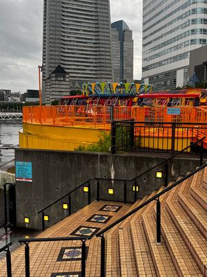 横浜コスモワールド
急な雨でアトラクションに乗れなかったけど、去年ニノが出...