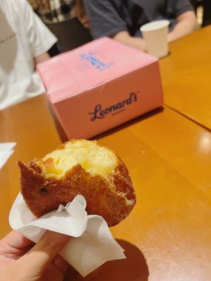 横浜の人にオススメしてもらったクリームブリュレクレープとLeonard'sのパン