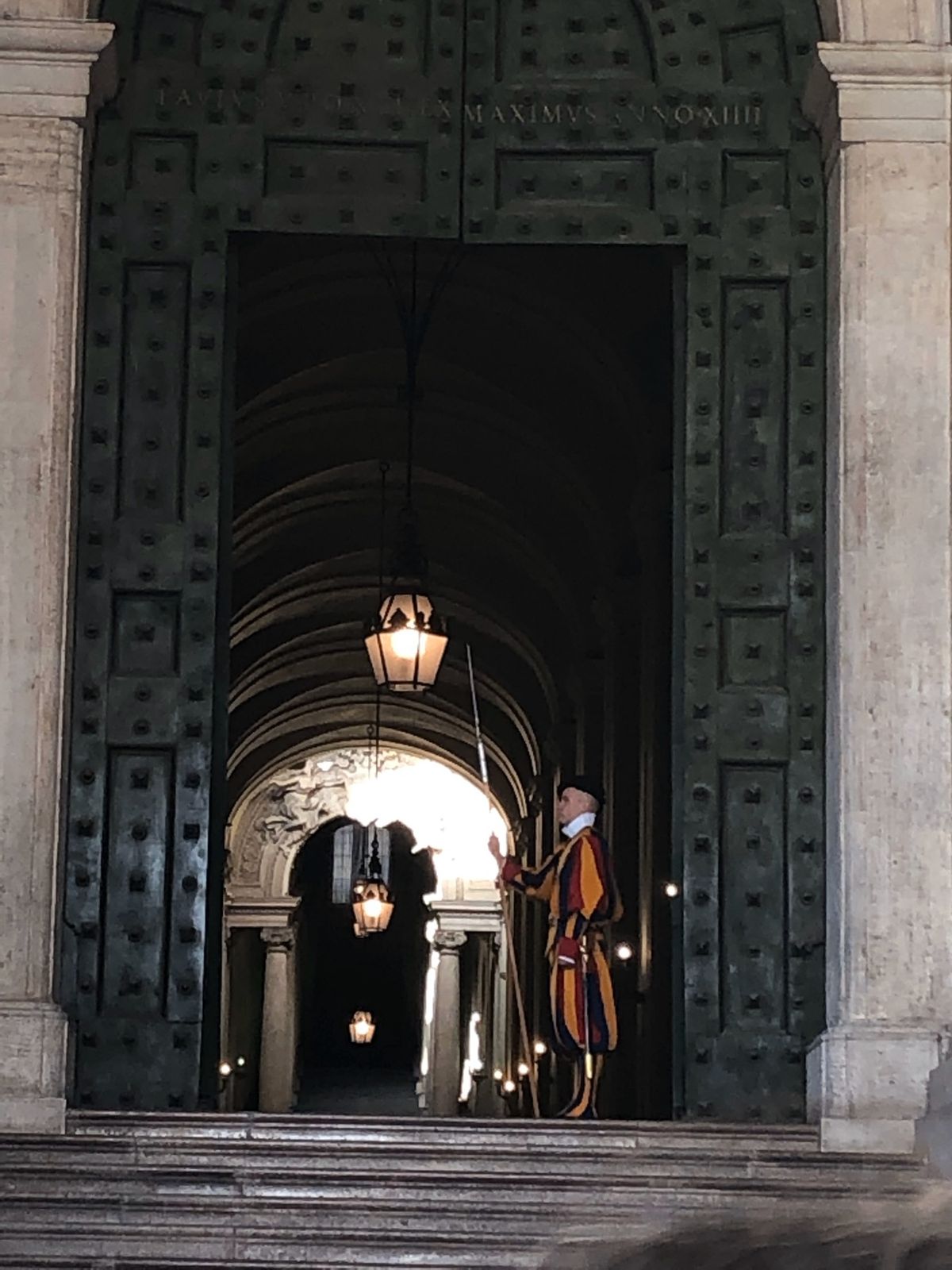 バチカン市国入るのに長蛇の列。
サンピエトロ大聖堂。