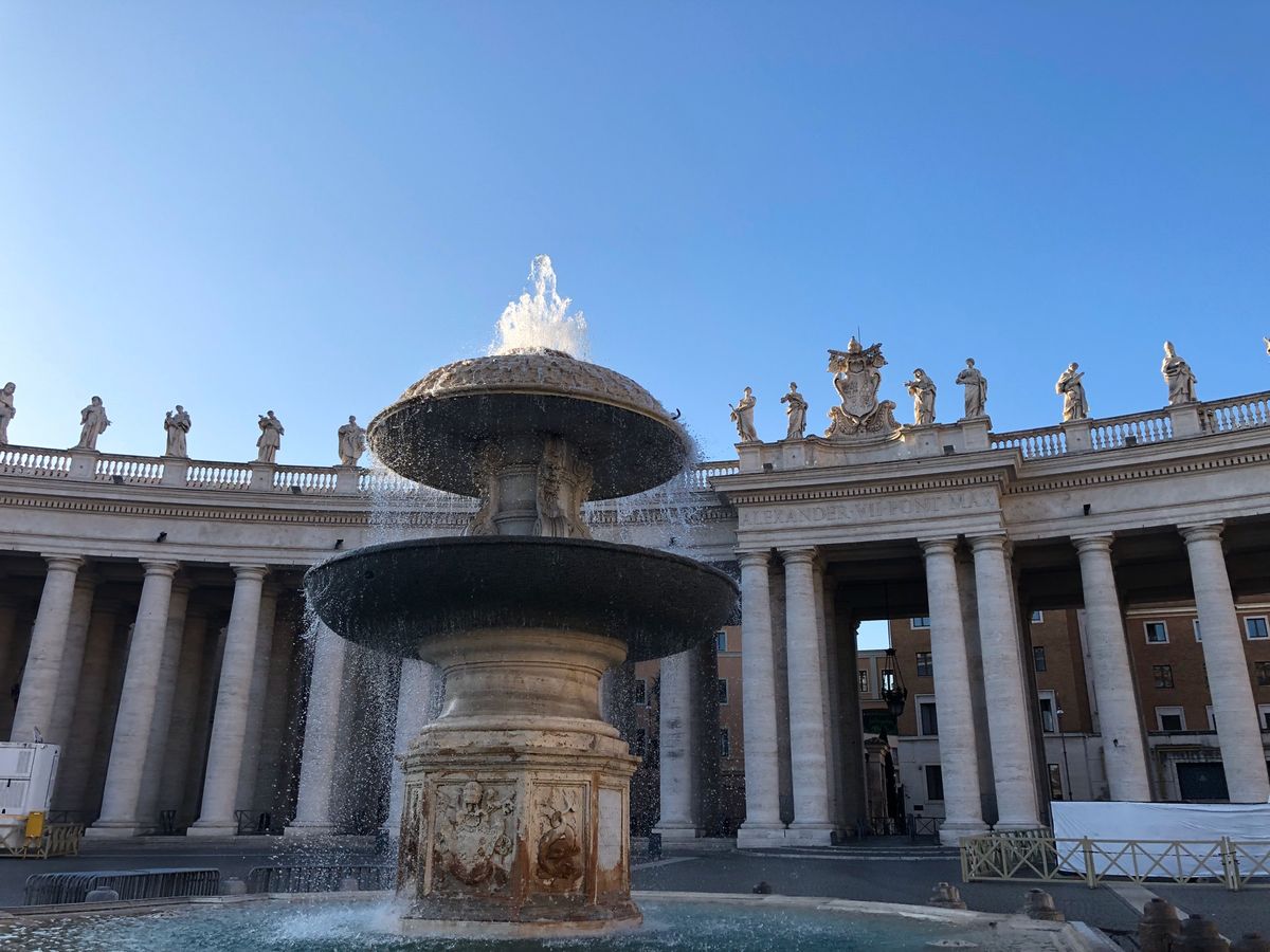 バチカン市国入るのに長蛇の列。
サンピエトロ大聖堂。