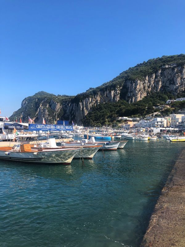 イタリア・ローマ、ミラノ、ヴェネツィア、カプリ島、バチカン市国「イタリア旅行」の写真：カプリ島、天気は良かったのにな。
