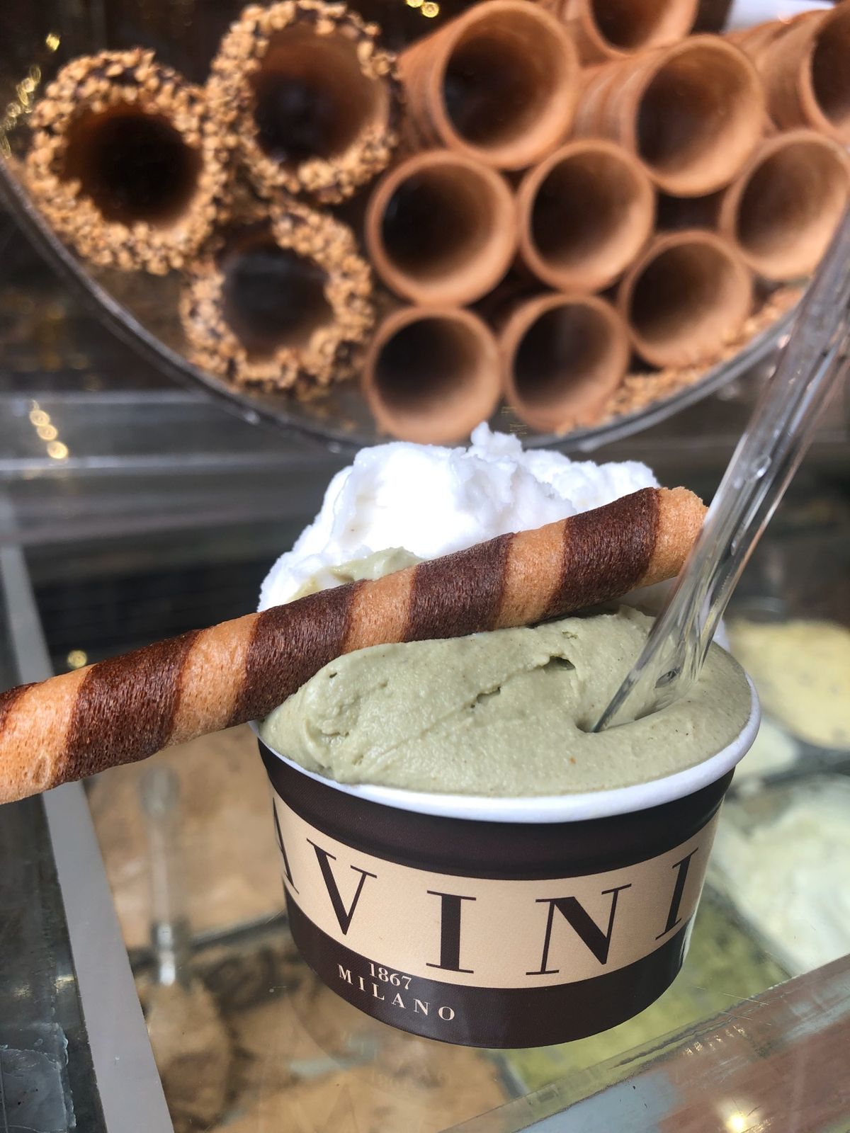 ラストはミラノ。
すれ違った人を盗撮。すみません…
ジェラートで締めました！