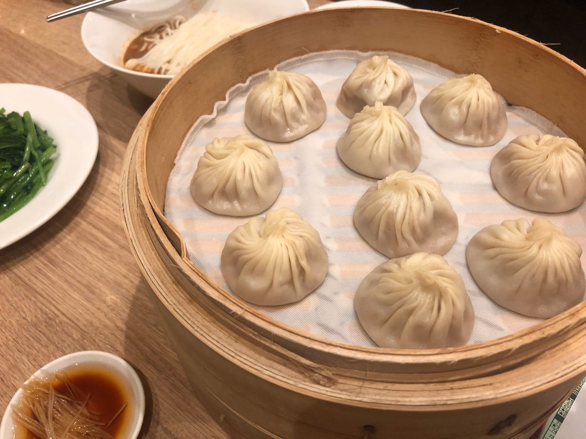 葱油餅大好きです♫
からの鼎泰豊♫
昼からビール🍺賞味期限が18日しかない...