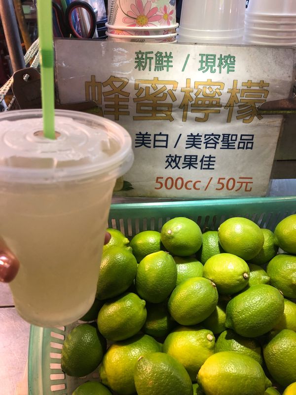 台湾・台北、野柳、淡水「台湾グルメ」の写真：寧夏夜市にあった鶏肉飯…美味しい♫