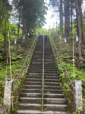 食事の後は戸隠中社を参拝しました。