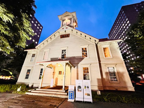 日本・北海道「北海道周遊旅行」の写真：札幌市時計台・さっぽろテレビ塔・すすきの...