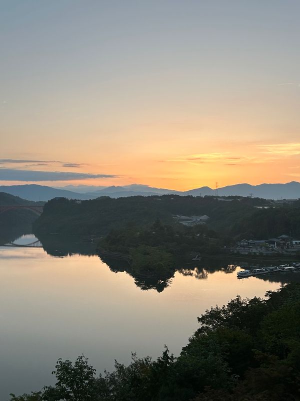 日本・石川県「岐阜　家族旅行」の写真：日の出
