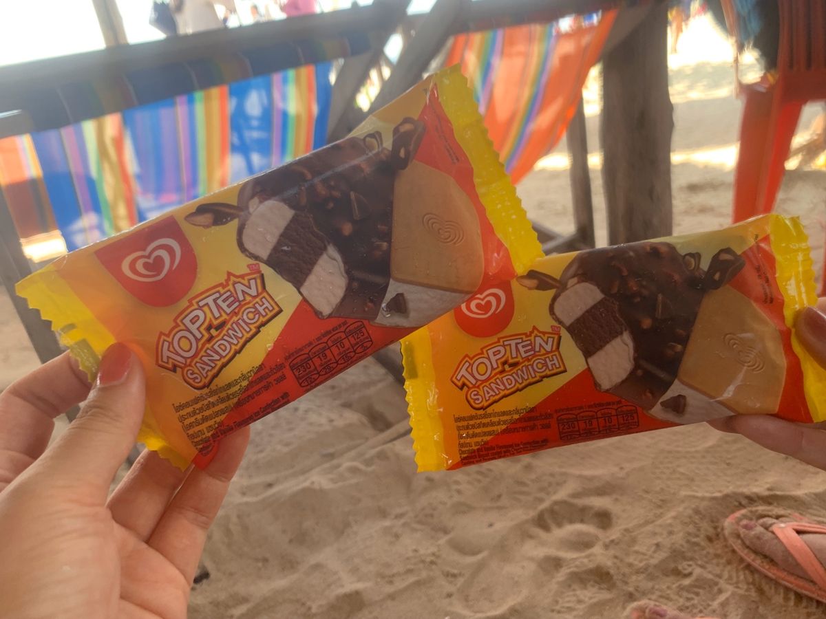 3日目

ピピ島とカイ島ツアー

エメラルドグリーンの海が綺麗😊
ここでも...