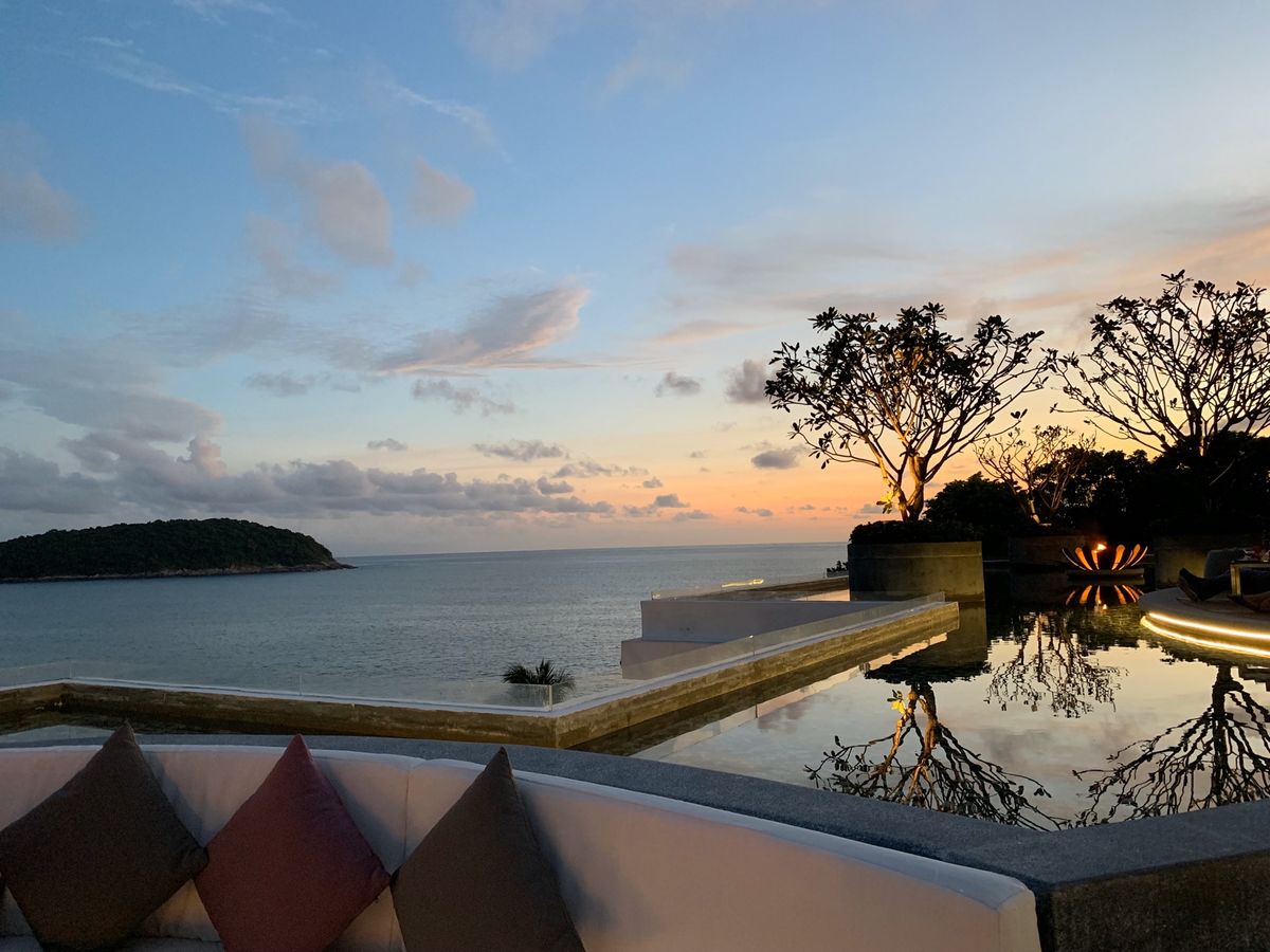 ✨ホテルのバー✨

ここもまた景色が良いんですよ〜
なんて良い場所なんだろ...