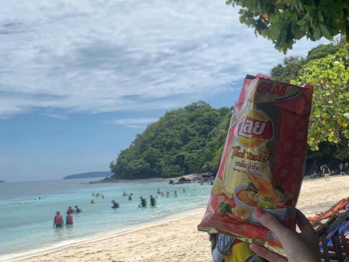 2日目

コーラル島　バナナビーチでのんびりシュノーケリング🏖🤿

Lay...