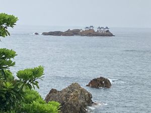 竜宮城を見に日和山海岸へ