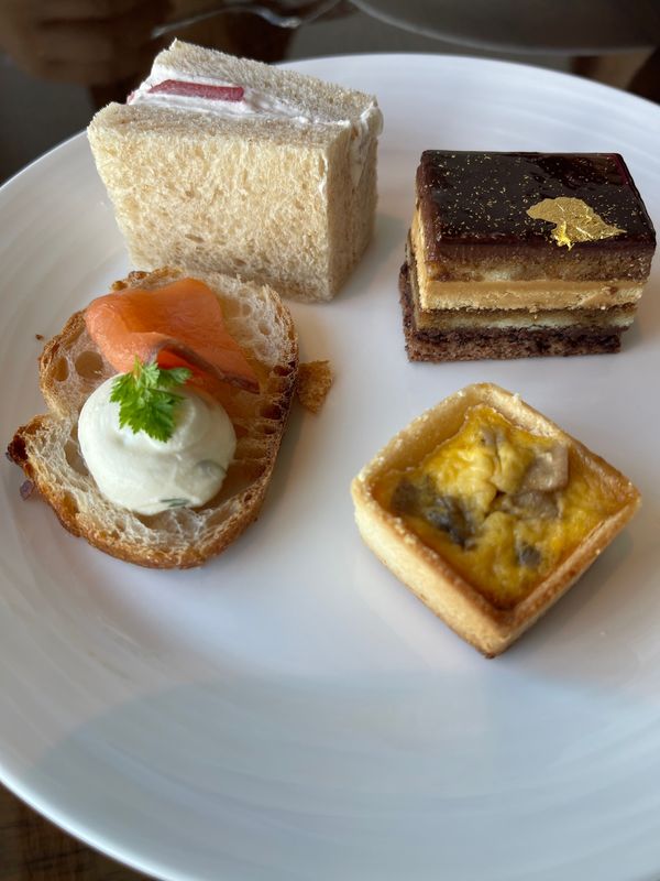 日本・京都府「神戸、大阪、京都」の写真：ラウンジのアフタヌーンティー、カクテルタ...