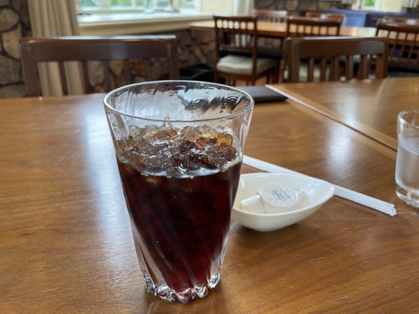 日本・神奈川県「あじさい電車と箱根温泉」の写真：公園内のカフェで一休み。お洒落なカフェでした。