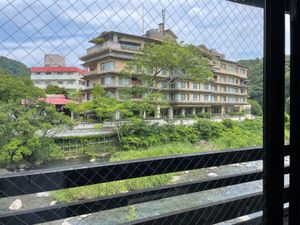 箱根湯本のはつ花でせいろ蕎麦。ここはとろろたっぷりのお蕎麦です。