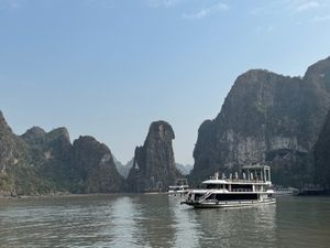 ベトナム　ハロン湾（世界遺産）

この旅のメインイベントのハロン湾。冬は乾...