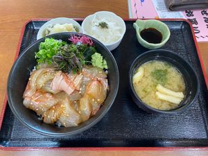 朝起きてから何も食べてなくて、とりあえず何か食べたくて16時半に突入。平目...