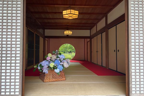 日本・鎌倉「いざ、鎌倉！」の写真：明月院といえばこの丸窓。紫陽花シーズンも...