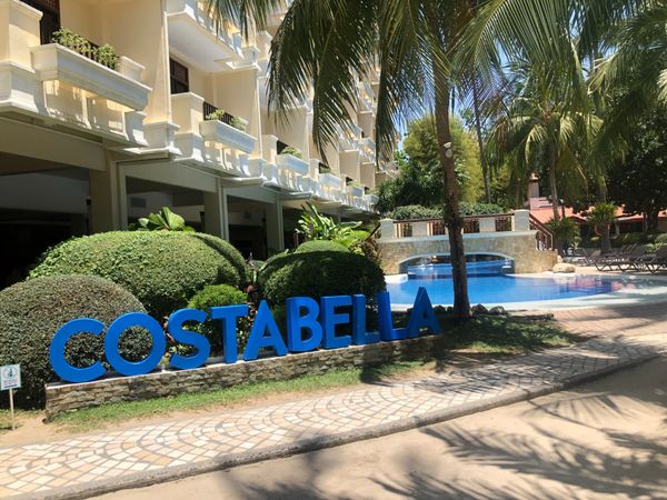 フィリピン・セブ「オスロブでジンベエザメと泳ぐ」の写真：COSTABELLAリゾートのデイユース