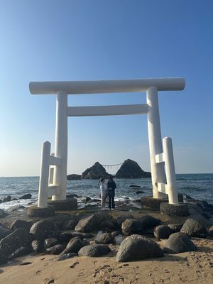 初めての糸島へ🌴🤍
3月とは思えん暖かさでした(*^^*)

糸島食堂の海...