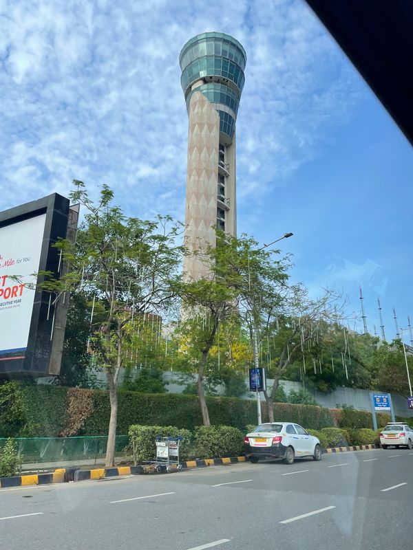 インド・アグラ「インド」の写真：2021年？くらいに建てられた携帯の電波塔