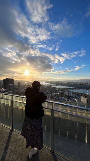  そして、空中庭園へ🍀

夕日×雲が最強すぎた🌇