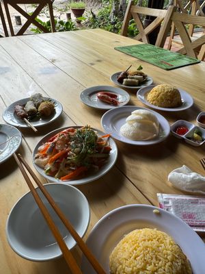 カンザー国立公園内のレストランでベトナム料理

大丈夫かなぁと思ってたけど...