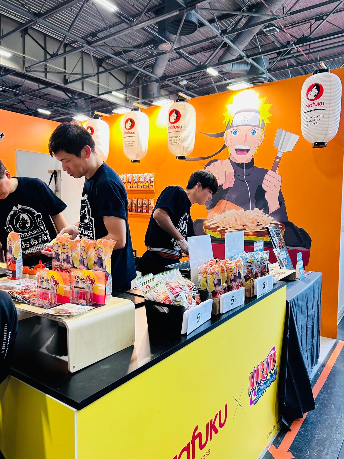 【店番について】
フランス語はおろか英語も話せないので不安しかなかったけど...