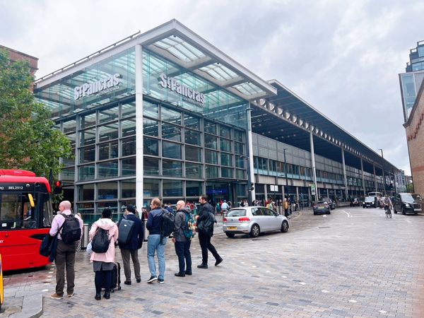 イギリス(英国)・ロンドン「日帰りロンドン(🇫🇷から)」の写真：帰りのユーロスター　セント・パンクラス駅...