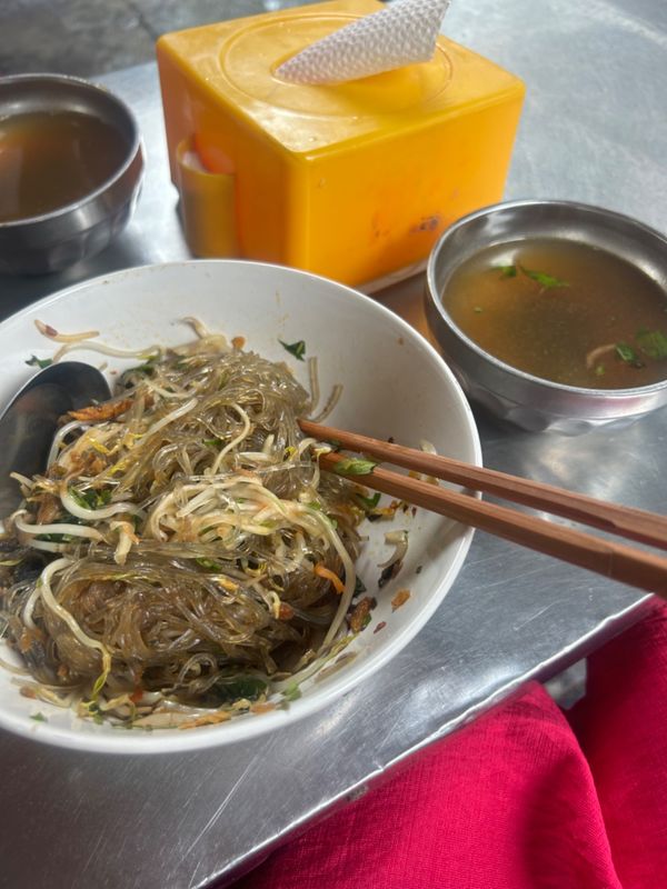 ベトナム・ハノイ「ハノイ」の写真：３日目

外からドアに鍵つけたまんま寝と...